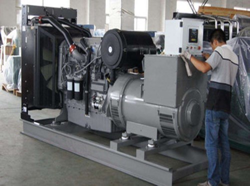 隆德柴油发电机空气滤清器堵塞会对发电机组产生哪些影响？