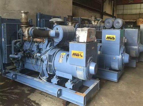 隆德发电机组带负载降电压是什么原因照成的？