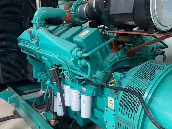 隆德更换100kW柴油发电机组机油时，需要注意哪些事项？