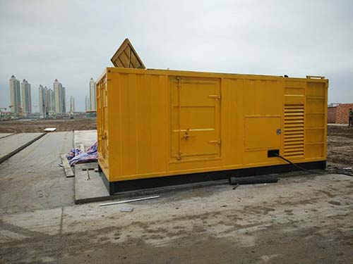 隆德合同中关于乙方责任导致工期延误的赔偿标准应该如何制定？