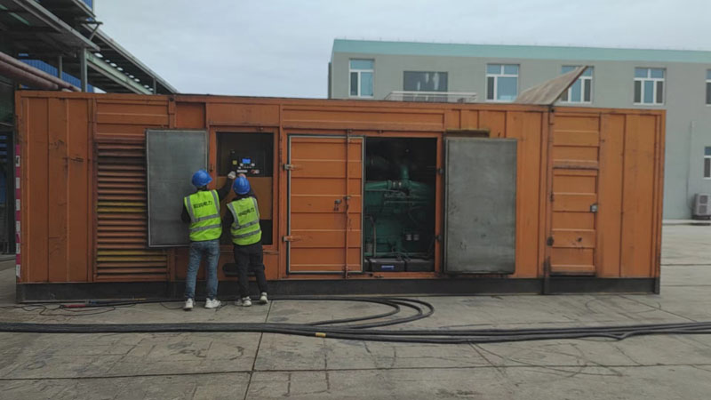 隆德如何检查柴油发电机组的机油油位？